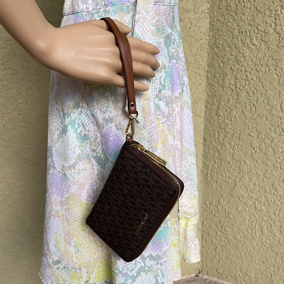 Michael Kors Jet Set Travel Lg Flat Multifunctional Phone Case-Wristlet-Wallet - Picture 12 of 16